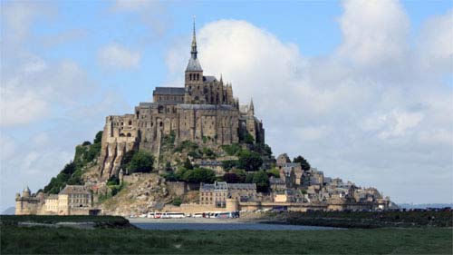 Der Klosterberg Mont St. Michel an der Grenze zur Bretagne