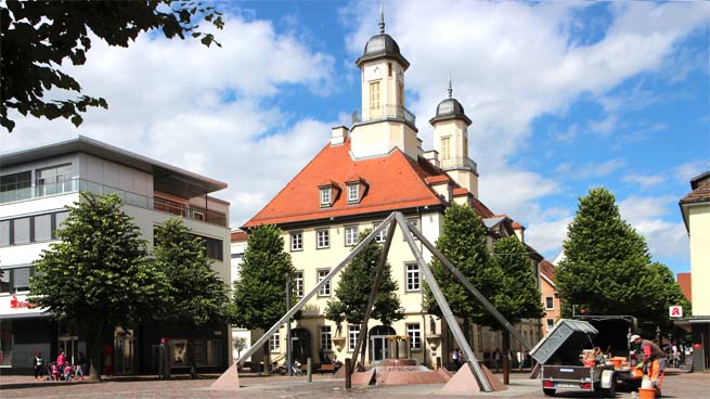 Am Marktplatz / Rathaus in Tuttlingen