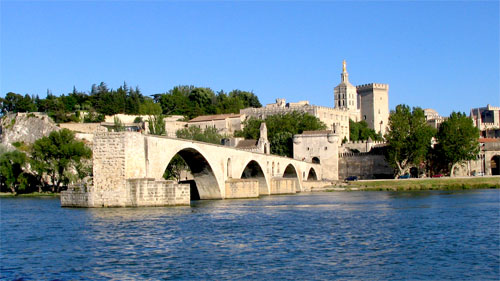 Die Brücke von Avignon  /Pont St. Bénézet bei Sonnenschein.